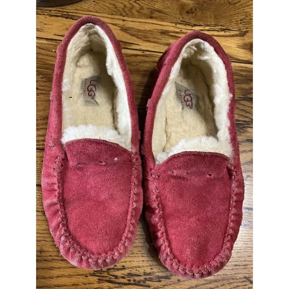 UGG Australia Dakota Moccasins Slippers Big Kids Size 3.5 Red Leather Shoes